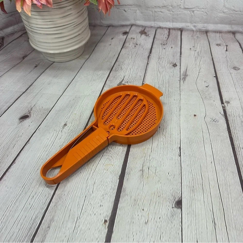 vintage tupperware sift it paddle Orange Handheld dry ingredient sifter